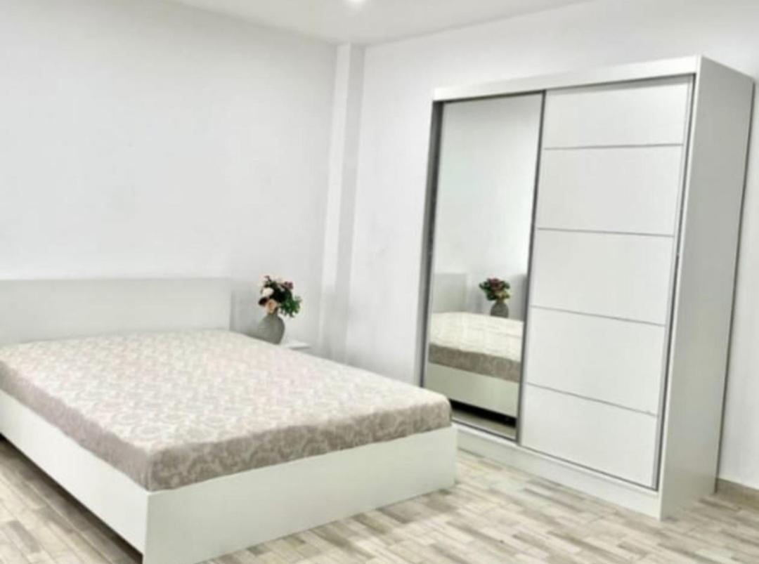 Apartament 3 Cam Grand Arena Букурещ Екстериор снимка